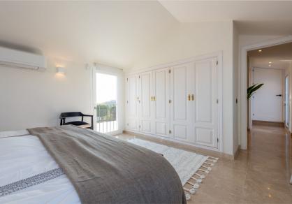 South facing villa with panoramic sea views for sale, La Mairena, Marbellla 105