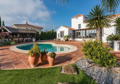 South facing villa with panoramic sea views for sale, La Mairena, Marbellla 127