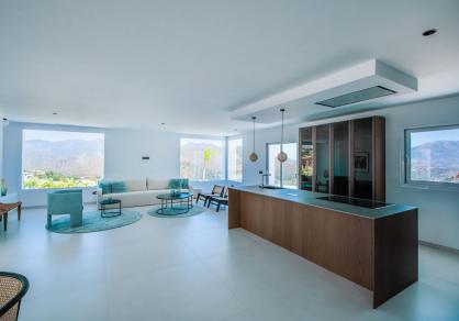 Stunning villa on a big plot, for sale in La Mairena, Marbella  R4286737 47