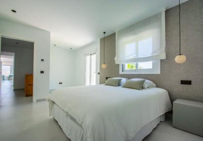 Stunning villa on a big plot, for sale in La Mairena, Marbella  R4286737 71