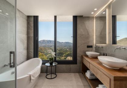 Modern Villa great sea views, La Mairena, Marbella  R5002135 57