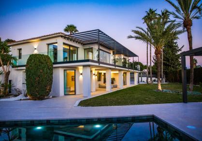 Villa for sale Rocio de Nagueles, Marbella, sea views R4226920 74